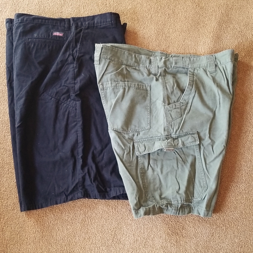 2 Pairs of shorts